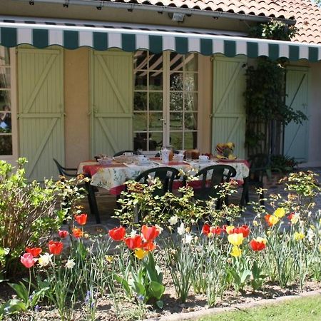Chambre D'Hotes Les Chenes Chaptelat Exteriér fotografie