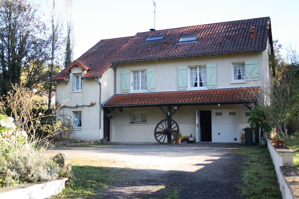 Chambre D'Hotes Les Chenes Chaptelat Exteriér fotografie